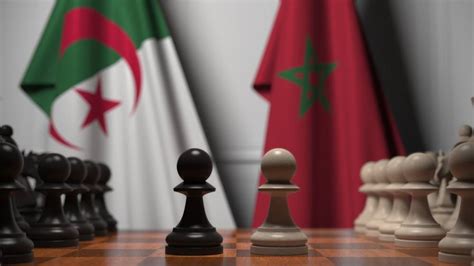الجزائر تسلم المغرب دفعة جديدة من الشباب المغاربة المحتجزين لديها